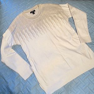 ALFANI gold shimmer holiday sweater. Crew neck lightweight ivory gold women’s sm